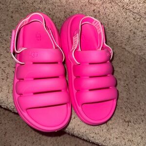 Size 7 Ugg bright pink sandals